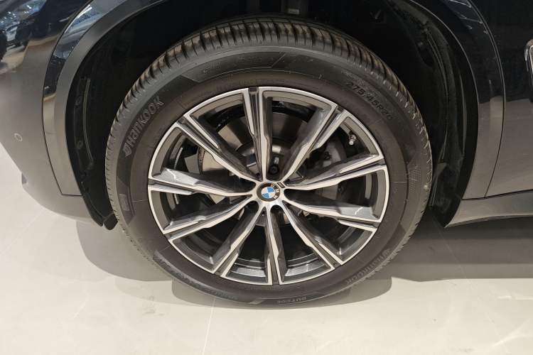 Used BMW X5 2022 Restyled xDrive 30Li Luxury Version M Sport Package
