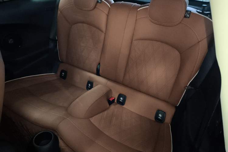 Used  MINI 2023 2.0T COOPER S Artist