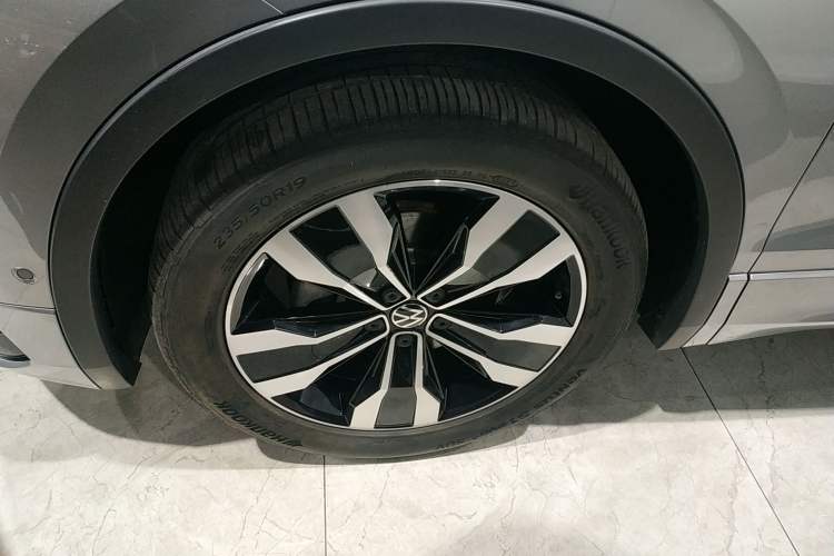 Used Volkswagen Tiguan L 2022 380TSI Automatic All-Wheel Drive R-Line Flagship 7-Seater
