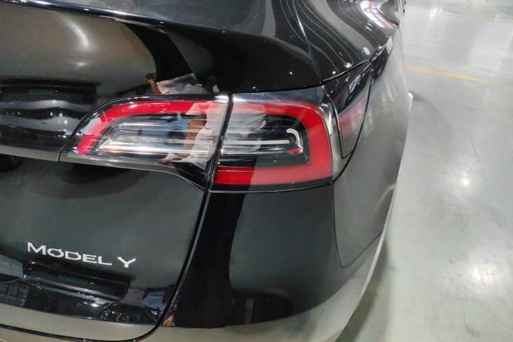 Used Tesla Model Y 2023 Rear-Wheel-Drive Version
