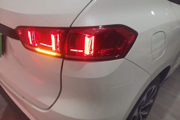 Used Wey VV7 2019 Upgraded Model 2.0T Ultra-Luxury Version China V Standard
