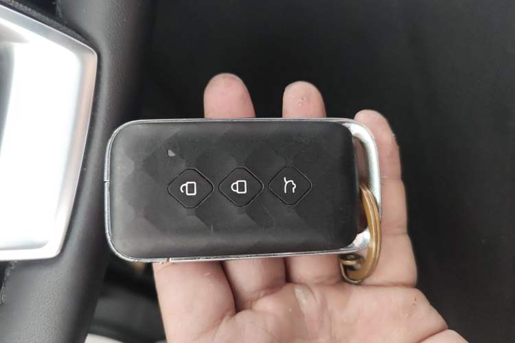 Used Wuling Asta 2022 2.0L DHT Electric-Speed Version
