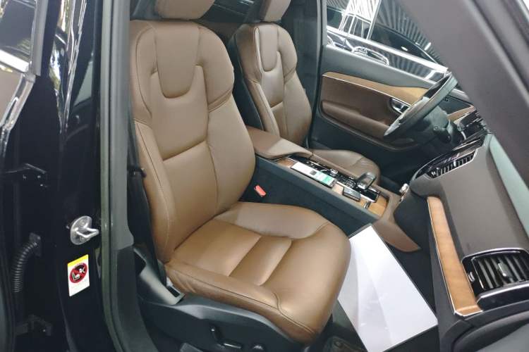Used Volvo XC90 2023 B6 Zhiyi Luxury Edition 7-Seater