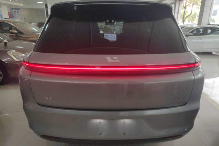 Used Li Auto L8 2023 Air model
