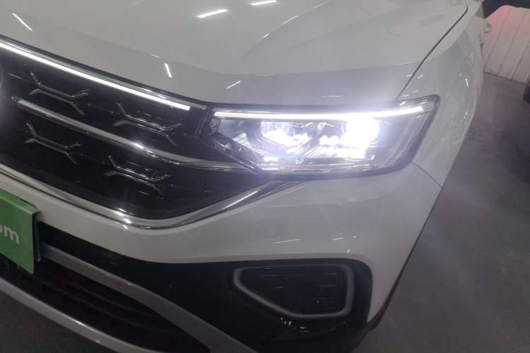 Used Volkswagen Tayron 2024 300TSI Two-Wheel-Drive Luxury Plus Advanced Version