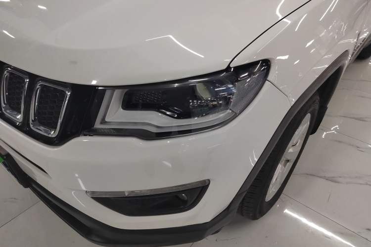 Used  Compass 2019 220T Automatic Enjoyment Version
