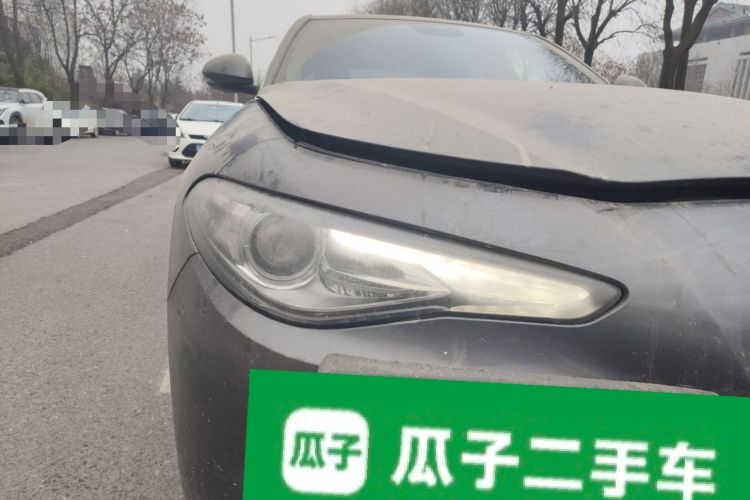 Used Alfa Romeo Giulia 2017 2.0T 280HP Luxury Edition
