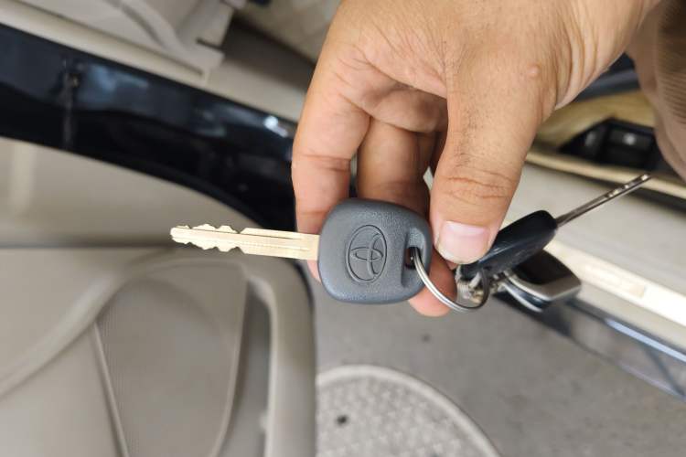 Used Toyota Camry 2013 200G Classic Luxury Edition
