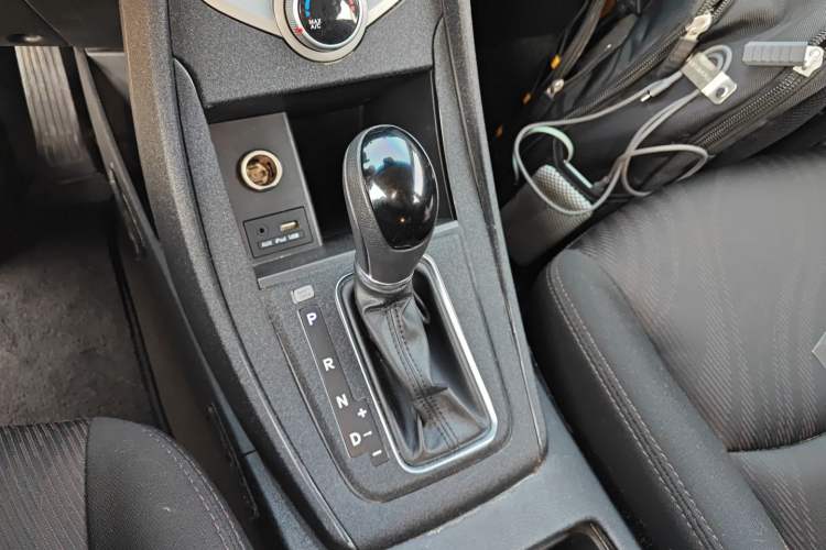 Used Hyundai Elantra 2016 1.6L Automatic Smart Version
