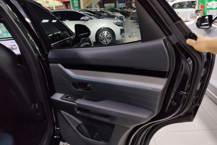 Used  Shanhai L6 2024 1.5TD DHT MAX
