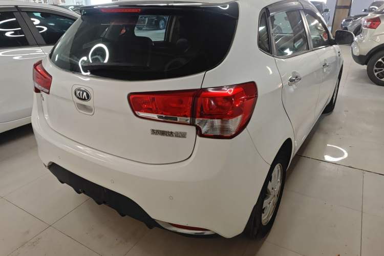 Used Kia K2 2015 Hatchback 1.4L AT GLS Cool Edition
