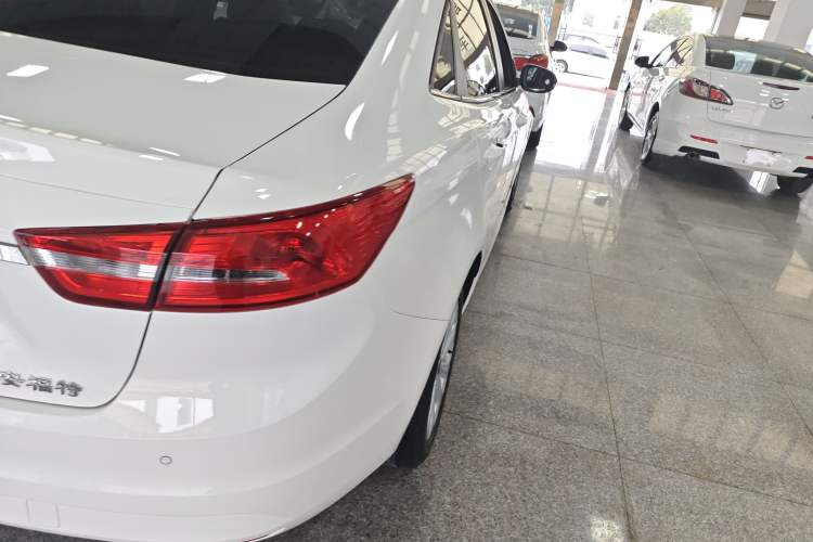 Used Ford Escort 2015 1.5L Manual Fashion Edition
