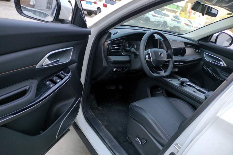 Used Changan X7 PLUS 2024 1.5T Automatic Luxury 7-Seater
