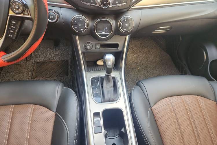 Used BYD Song 2017 Gaishe Upgrade Edition 1.5TID Automatic Elite Model
