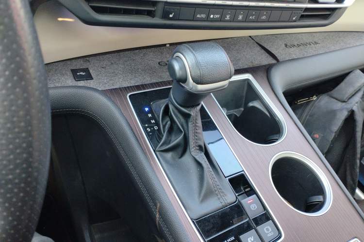 Used Toyota Granvia 2023 2.5L Hybrid Prestige PLUS Edition