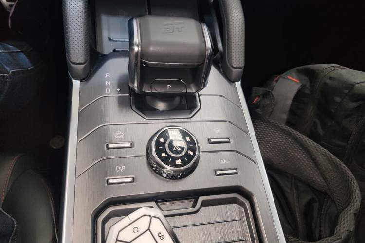 Used Jetour Traveler 2023 2.0T All-Wheel Drive CrossPRO+
