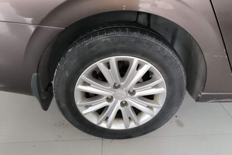 Used Peugeot 301 2014 1.6L Manual Luxury Edition
