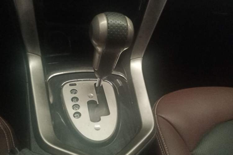 Used Venucia T70X 2016 2.0L CVT SmartFun Sport Edition
