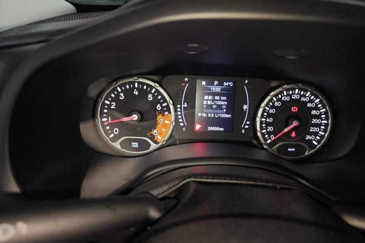 Used  Renegade 2018 Connected Large Screen Version 180T Automatic High-Energy Edition
