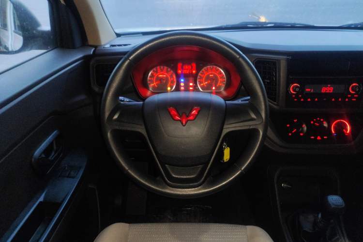 Used Wuling Hongguang V 2022 1.5L Jingqu Edition Electric-Assist LAR
