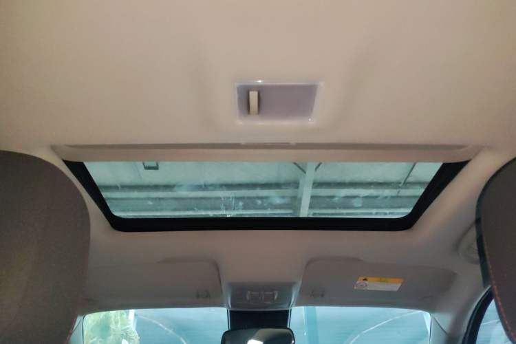 Used Buick Encore 2015 1.4T Automatic Two-Wheel Drive Urban Elite Version
