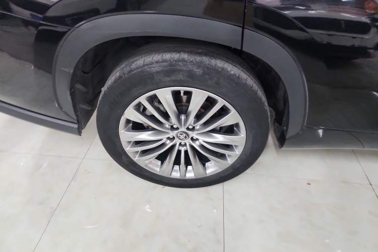 Used Toyota Highlander 2022 Dual-Engine 2.5L Four-Wheel Drive Prestige Version 7 Seats
