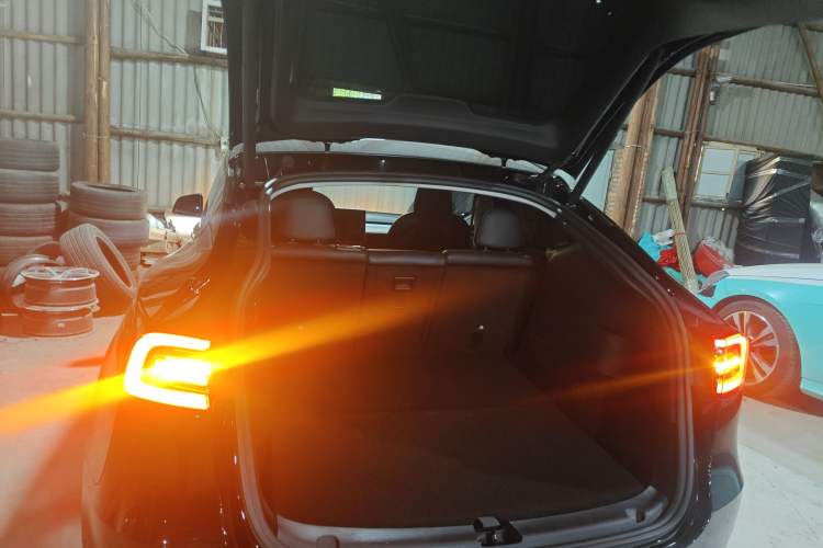 Used Tesla Model Y 2022 Rear-Wheel-Drive Version
