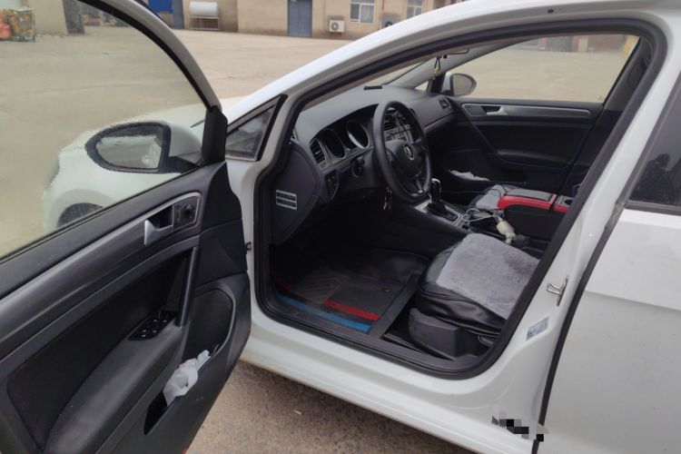 Used Volkswagen Golf 2014 1.6L Automatic Fashion Model
