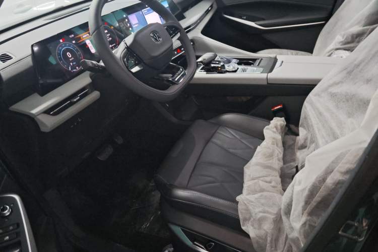 Used Changan CS75 PLUS 2024 3rd Generation Champion Edition 1.5T Intelligent Drive Dynamic Model
