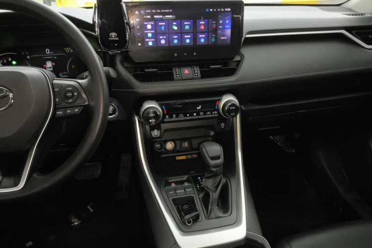 Used Toyota RAV4 2024 2.0L CVT Two-Wheel Drive Fashion Edition
