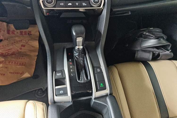 Used Honda Civic 2016 220TURBO CVT Prestige Edition
