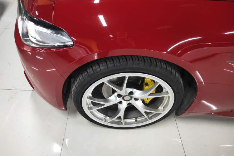 Used Alfa Romeo Giulia 2017 2.0T 200HP Luxury Edition
