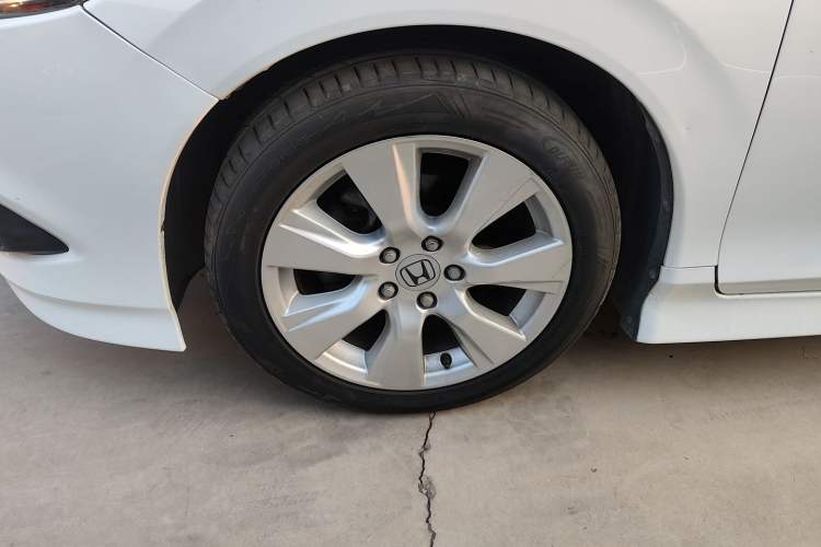 Used Honda Jade 2013 1.8L automatic Comfort version 5 seats
