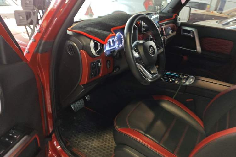 Used  BJ40 2018 PLUS 2.3T Automatic Four-Wheel Drive Premium Edition China V
