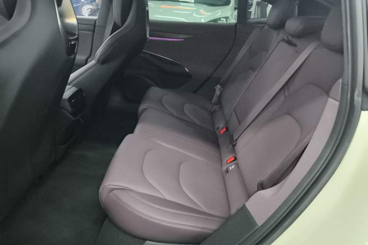 Used  SU7 2024 Rear-Drive Long-Range Intelligent Driving Version
