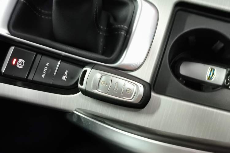 Used Geely Auto Emgrand X7 Sport 2018 2.0L Manual Two-Wheel Drive Zhiya Version