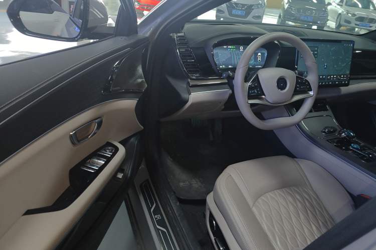 Used BYD Han 2025 EV with 701 km of Laser Radar-Enabled Intelligent Driving