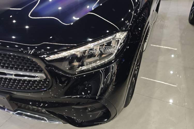 Used Mercedes-Benz GLC 2024 GLC 260 L 4MATIC Luxury Model 5 Seats
