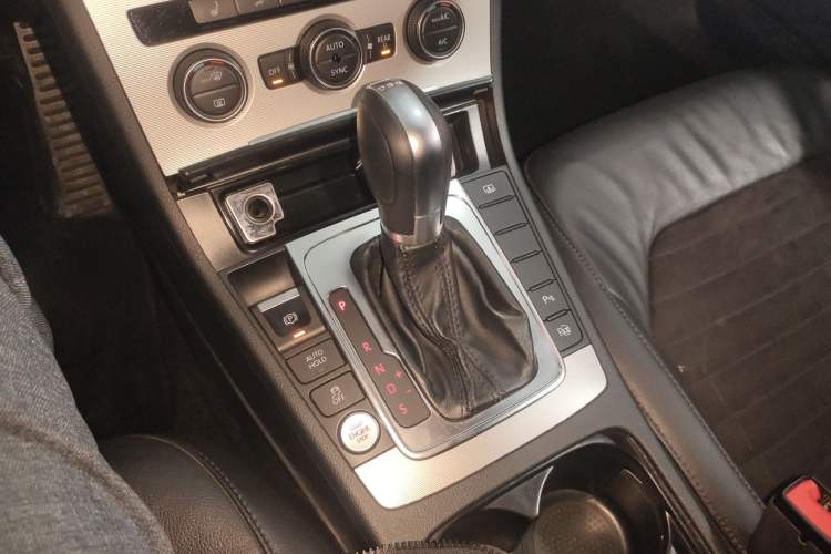 Used Volkswagen Magotan 2016 2.0 TSI Smart Luxury Version
