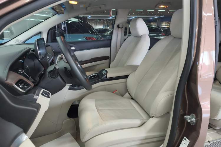 Used Buick GL8 2020 Land Cruiser Executive Class 652T Comfort Model
