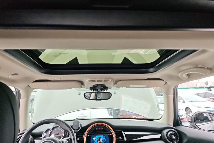 Used  MINI 2019 1.5T COOPER Classic Edition
