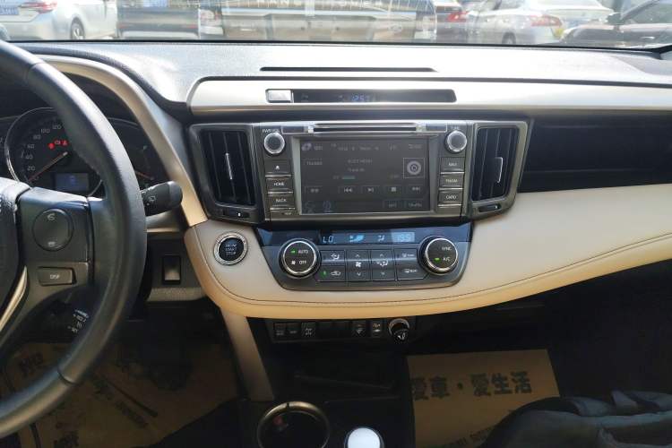 Used Toyota RAV4 2015 2.0L CVT Four-Wheel Drive New Edition
