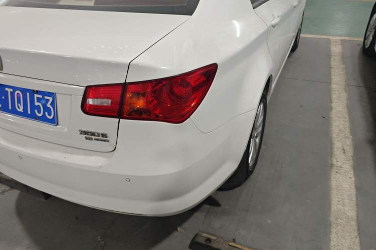 Used Roewe 350 2015 1.5L Automatic Luxury Sunroof Edition
