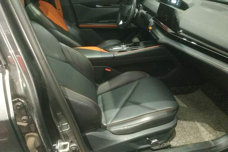 Used Changan UNI-V 2022 1.5T Prestige Version