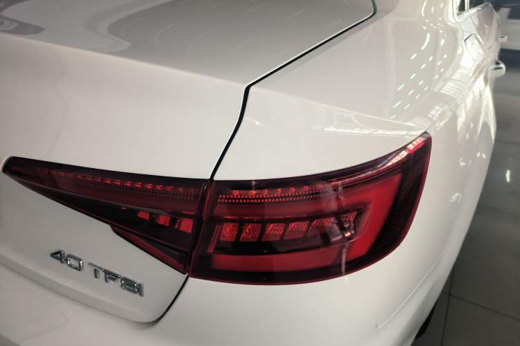 Used Audi A4L 2019 40 TFSI Ambition China VI
