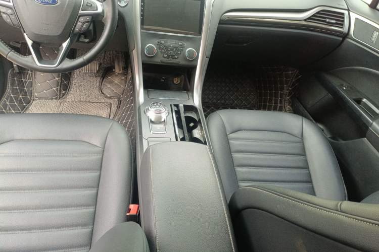 Used Ford Mondeo 2018 EcoBoost 180 Smart Control Fashion Model China VI Standard