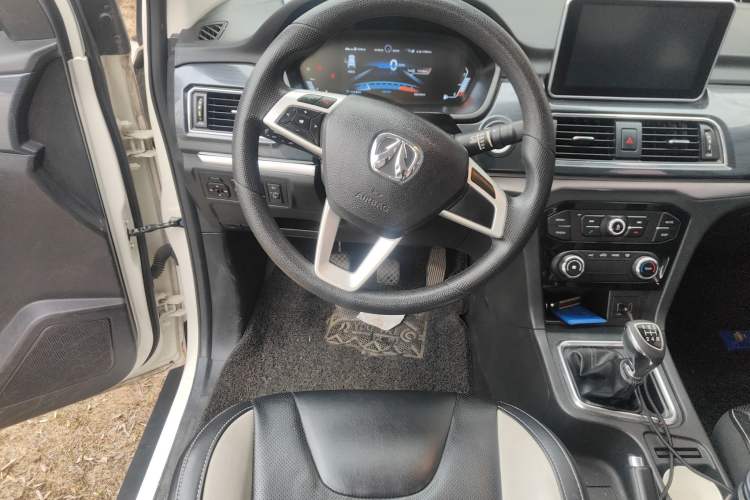 Used BAIC Weiwang M60 2017 1.5L Manual Platinum Edition