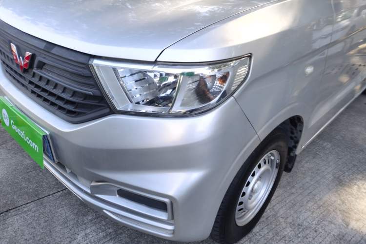 Used Wuling Hongguang V 2019 1.5L Jingqu Version China VI LAR
