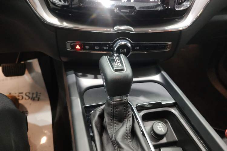 Used Volvo XC60 2021 T5 4x4 Smart Luxury Edition