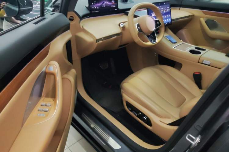 Used Hima Luxeed R7 2024 All-Electric 736 km Ultra